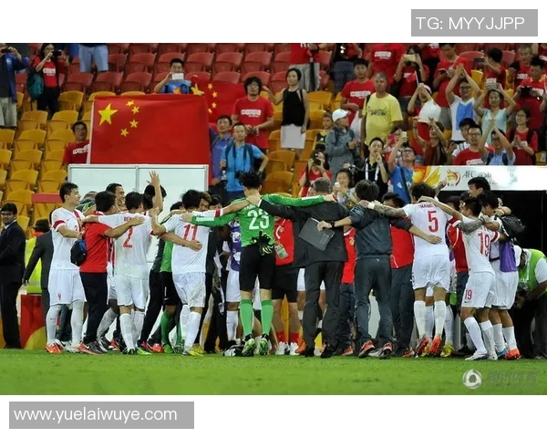 国足迎战乌兹别克全力以赴争取胜利展现团队精神与拼搏意志