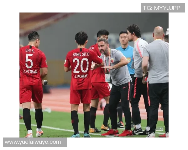 广州恒大与上海上港激战正酣谁能在中超赛场上笑到最后